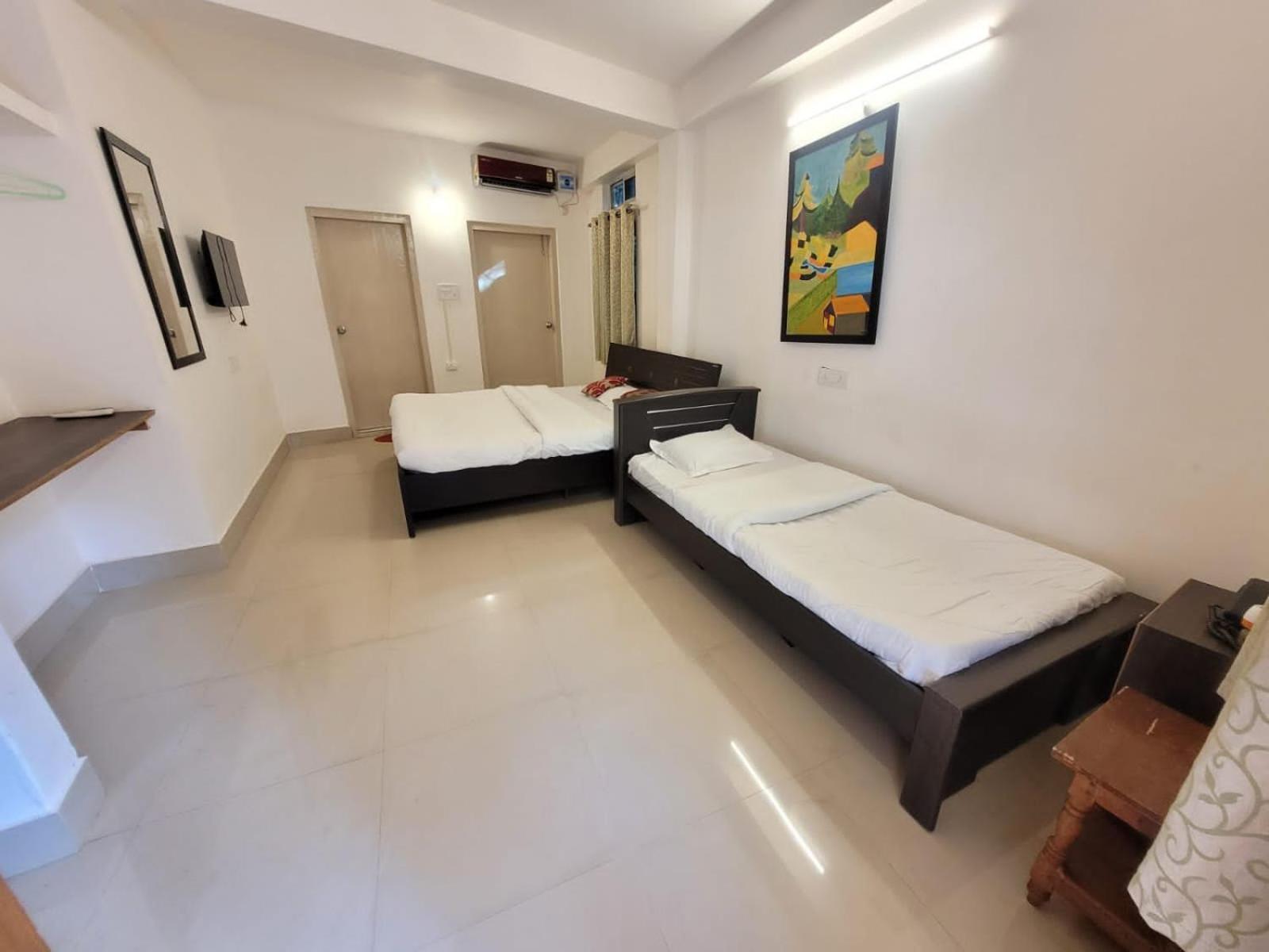 Hilltop Lodge Guwahati Zimmer foto